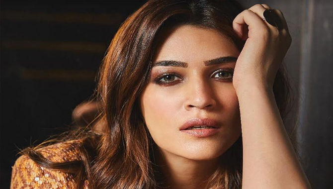 కృతిసనన్ కి మరోసారి ఛాన్స్ ఇచ్చిన సుకుమార్?