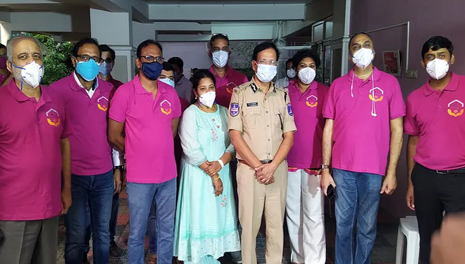 కరోనా కాలంలో ప్రజలకు ఉచిత ఐసోలేషన్, ఆక్సిజన్