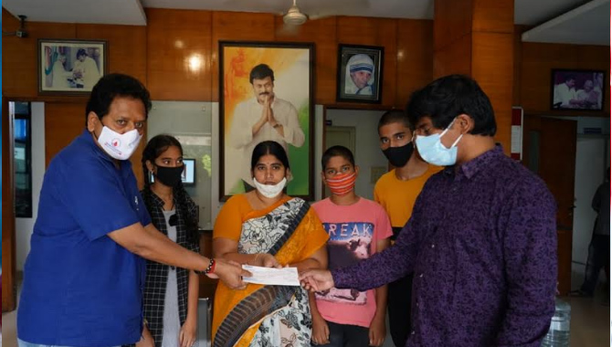 Chiranjeevi donates 1 lakh to His Caravan Driver Family