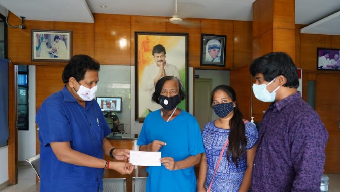 ఫోటో జ‌ర్న‌లిస్ట్ కి మెగాస్టార్ చిరంజీవి 50 వేలు సాయం