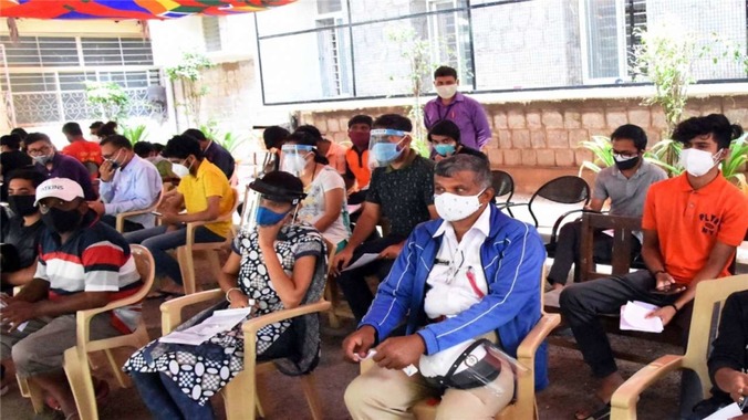 వ్యాక్సిన్ కేంద్రాల్లోనే రిజిస్ట్రేషన్… వెసులుబాటునిచ్చిన కేంద్రం