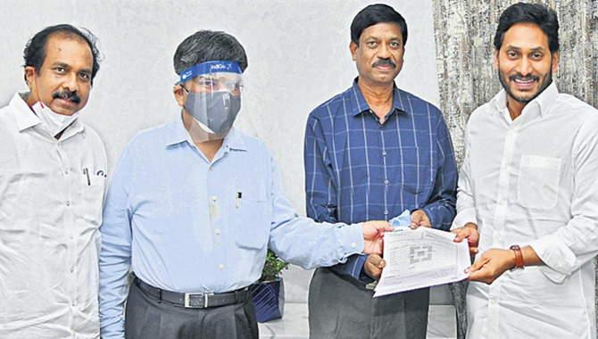 కోరమాండల్ ఇంటర్నేషనల్ రూ.2 కోట్లు విరాళం