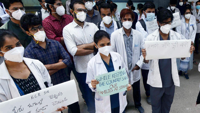 సమ్మె విరమించిన జూనియర్ డాక్టర్లు