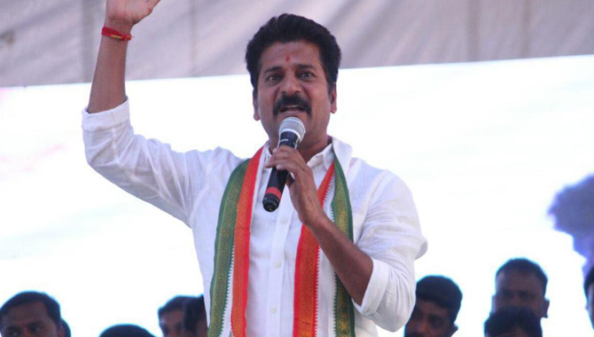 ఎంపీ రేవంత్ రెడ్డికి హైకోర్టులో చుక్కెదురు
