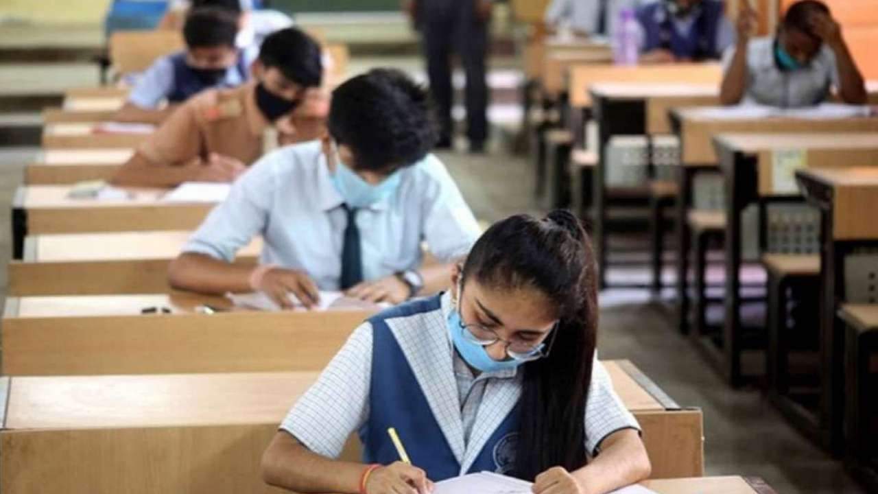 సీబీఎస్‌ఈ 12 వ తరగతి పరీక్షలు రద్దు