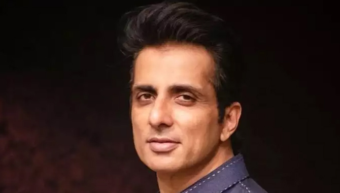సోనూ సూద్ కోసం… హైదరాబాద్ నుంచి