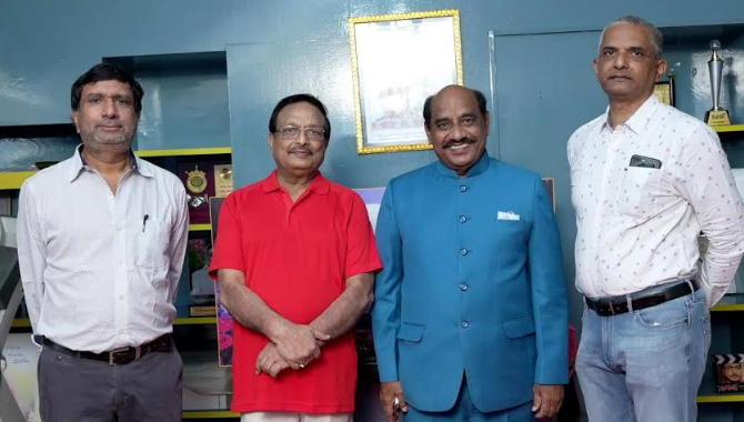 చాలా కాలం తరువాత మెగా ఫోన్ పట్టనున్న రచయిత దర్శకుడు యండమూరి వీరేంద్రనాథ్
