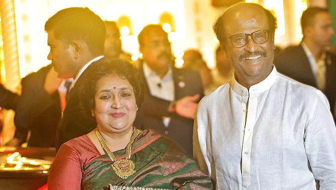 అమెరికా పర్యటనకు బయల్దేరిన.. రజనీకాంత్