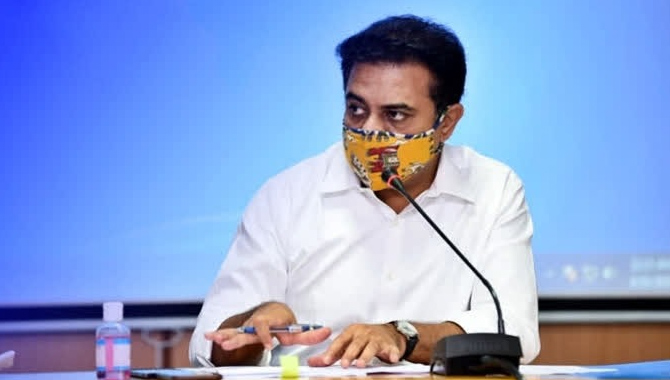 కావాల్సిన వసతులు అందిస్తాం… హైదరాబాద్ లో  వ్యాక్సిన్ టెస్టింగ్ సెంటర్ పెట్టండి : మంత్రి కేటీఆర్