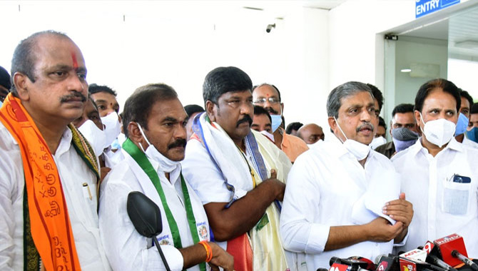 ఏపీలో నూతన ఎమ్మెల్సీల ప్రమాణ స్వీకారం