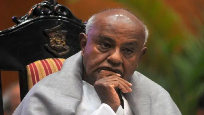మాజీ ప్రధాని దేవెగౌడకు షాక్