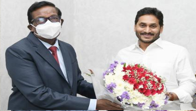 సీఎం వైఎస్ జగన్ ను కలిసిన.. జస్టిస్ వి.కనగరాజ్