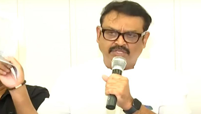 మూవీ ఆర్టిస్ట్ అసోసియేషన్ ఎలక్షన్స్ : వీకే నరేష్ కామెంట్స్  నాగబాబుపై అసహనం