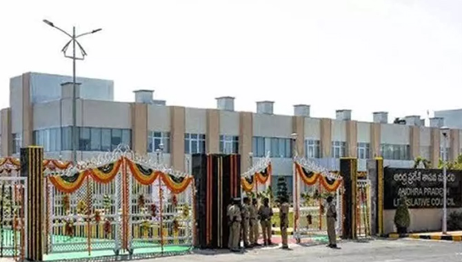 వారానికి 5 రోజుల పని… మరో ఏడాది పొడిగింపు