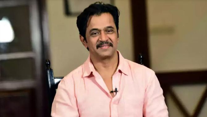 యాక్షన్ కింగ్ అర్జున్ ‘ఆంజనేయ స్వామి గుడి’ కుంబాభిషేకం