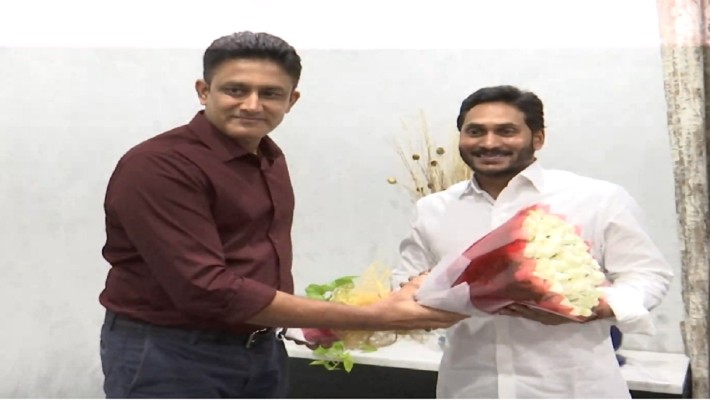 సీఎం వైఎస్ జగన్ ను కలిసిన అనిల్ కుంబ్లే