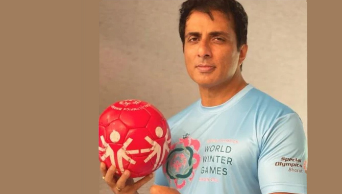 సోనూసూద్ మరో ఘనత..