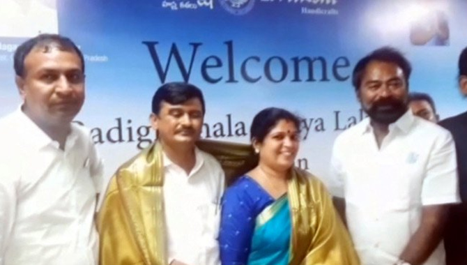 ఏపీ హస్తకళ అభివృద్ధి సంస్థ చైర్మన్ గా  విజయలక్ష్మి ప్రమాణ స్వీకారం