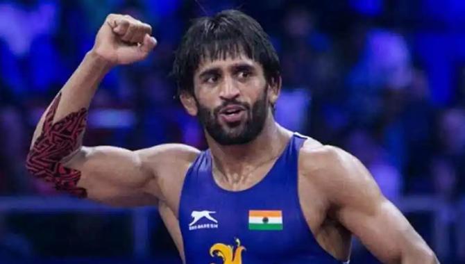 చరిత్ర సృష్టించిన భజరంగ్.. భారత్ కు మరో పతకం