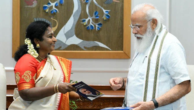 ప్రధాని నరేంద్ర మోదీతో గవర్నర్ తమిళి సై భేటీ