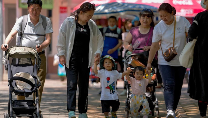 కొత్త చట్టానికి చైనా గ్రీన్ సిగ్నల్… దీంతో ముగ్గురు