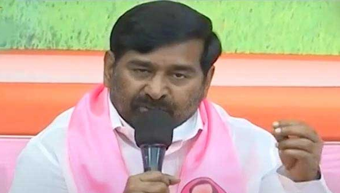 దేశ ప్రజల మీద రోజుకో బండ వేస్తున్నదెవరు?