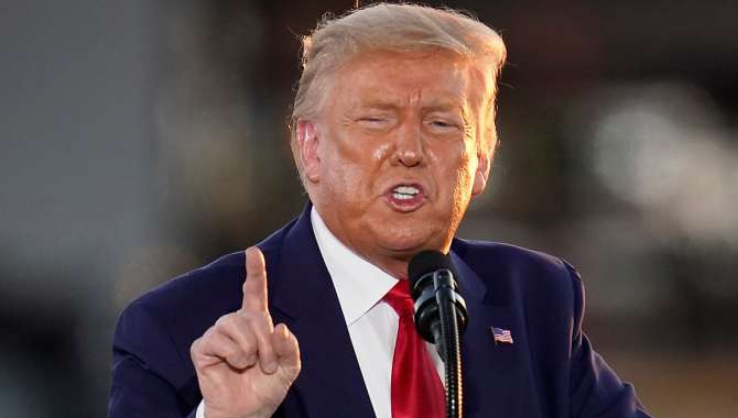 బైడెన్ సర్కారుపై ట్రంప్ ఘాటు వ్యాఖ్యలు బైడెన్ సర్కారుపై ట్రంప్ ఘాటు వ్యాఖ్యలు