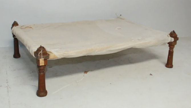 ఆన్‍లైన్‍ లో నులక మంచం వేలం… ధర ఎంతో తెలుసా?