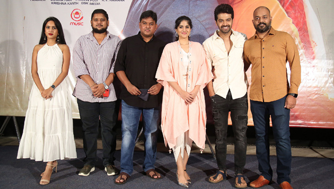 ఒక అమ్మాయి కోసం వస్తున్న ప్రేమ కథ ఇది