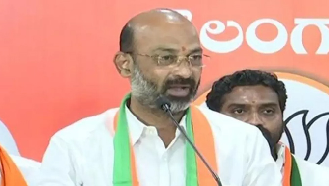 కేసీఆర్ కెప్టెన్ అయితే.. ఒవైసీ వైస్ కెప్టెన్ కేసీఆర్ కెప్టెన్ అయితే.. ఒవైసీ వైస్ కెప్టెన్