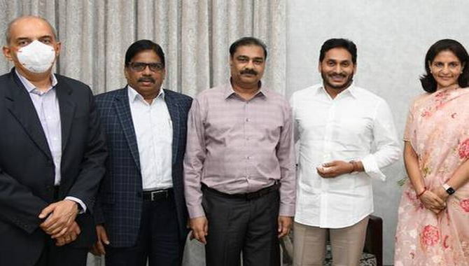 సీఎం సహాయ నిధికి అపోలో రూ.2 కోట్ల విరాళం
