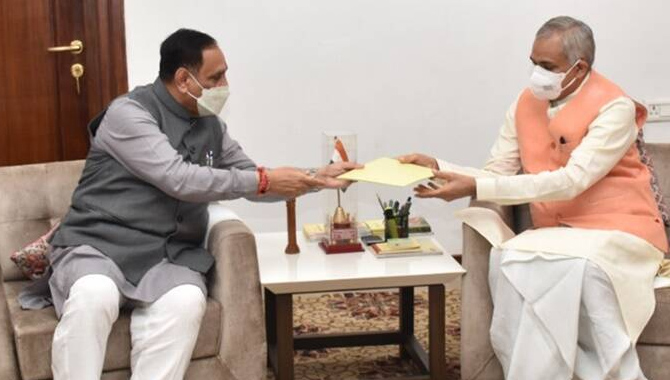 గుజరాత్ సీఎం విజయ్ రూపానీ రాజీనామా