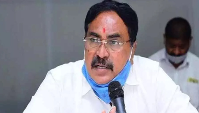 అసలు రాష్ట్రంలో పాదయాత్రలు ఎందుకో? : ఎర్రబెల్లి