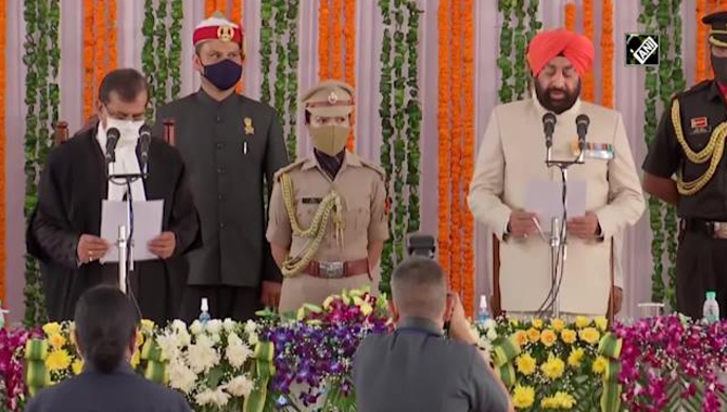 ఉత్తరాఖండ్ నూతన గవర్నర్ గా గుర్మీత్‌సింగ్‌ ప్రమాణం