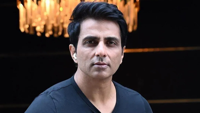 20 కోట్లు ఎగ్గొట్టిన రియల్ హీరో సోనూ సూద్ : ఐటీ శాఖ అధికారులు వెల్లడి