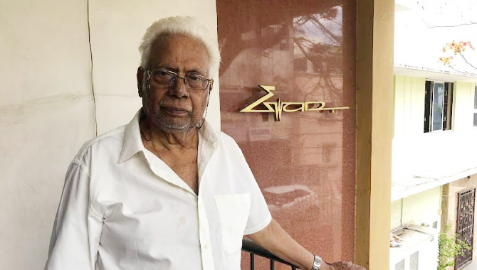 సీనియర్ పబ్లిసిటీ డిజైనర్ ఈశ్వర్ ఇకలేరు