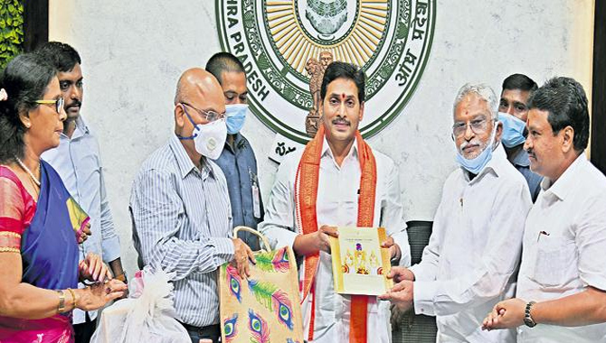 తిరుమల శ్రీవారి బ్రహ్మోత్సవాలకు రండి