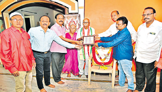 పొట్టి శ్రీరాములకు అరుదైన గౌరవం