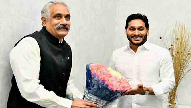 సీఎం వైఎస్ జగన్‌ను కలిసిన నూతన సీఎస్ సమీర్ శర్మ