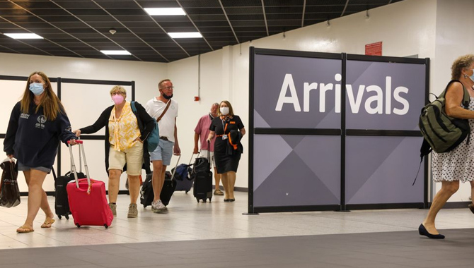 మనసు మార్చుకున్న బ్రిటన్…భారత ప్రయాణికులకు ఊరట