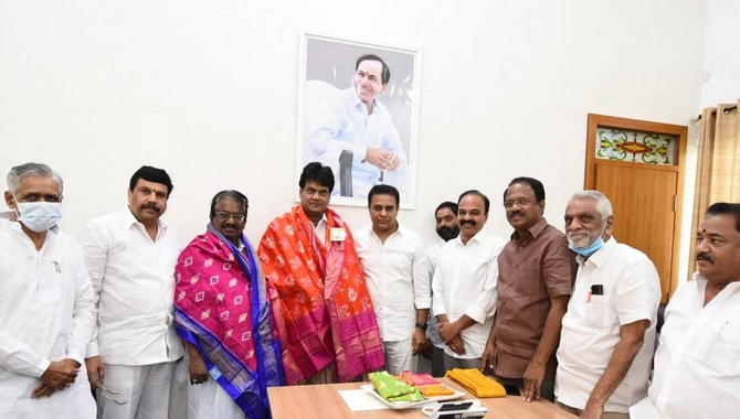 మంత్రి కేటీఆర్ తో డీఎంకే ఎంపీలు భేటీ