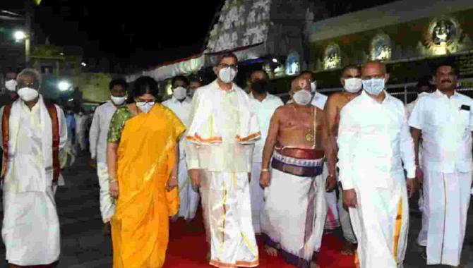 తిరుచానూరు అమ్మవారిని దర్శించుకున్న జస్టిస్ ఎన్వీ రమణ