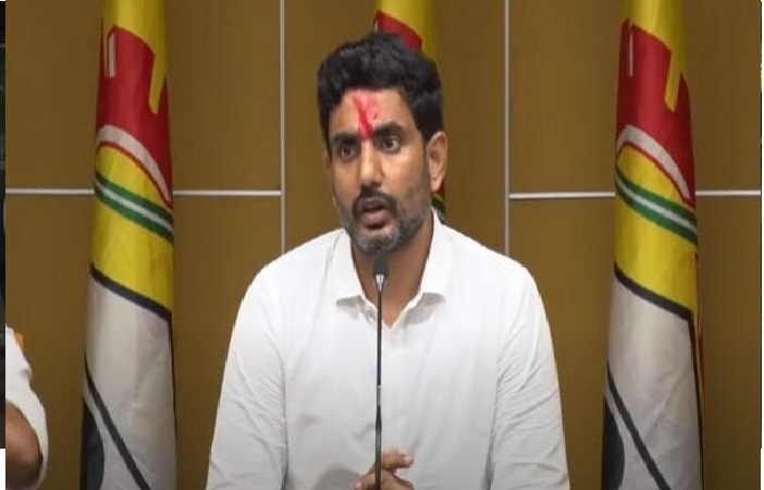 కేంద్రం హెచ్చరించినా సీం జగన్ లో చలనం లేదు : లోకేష్