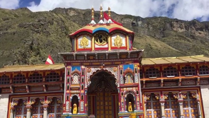 బద్రీనాథ్ యాత్రకు బేక్..