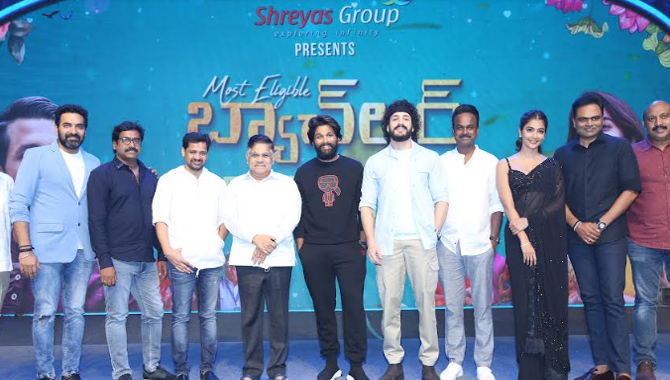 “మోస్ట్ ఎలిజిబుల్ బ్యాచిలర్” గ్రాండ్ సక్సెస్ సెలబ్రేషన్స్ “మోస్ట్ ఎలిజిబుల్ బ్యాచిలర్” గ్రాండ్ సక్సెస్ సెలబ్రేషన్స్