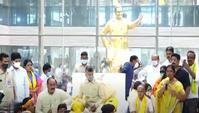 తాము అధికారంలోకి వచ్చాక వైసీపీకి చుక్కలు : పరిటాల సునీత