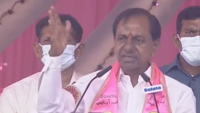 ప్లీనరీ వేదికగా సీఎం కేసీఆర్ కీలక ప్రకటన