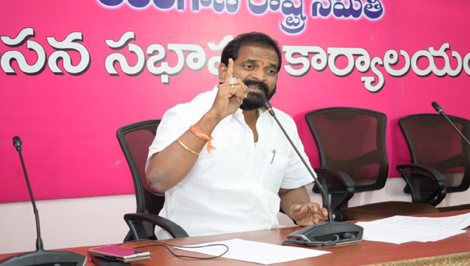 ఆయనది బయట బీసీ కార్డు.. లోపల ఓసీ కార్డు