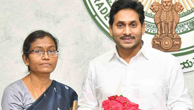 బద్వేల్‌లో వైఎస్‌ఆర్‌సీపీ అభ్యర్థి దాసరి సుధ ఘన విజయం 