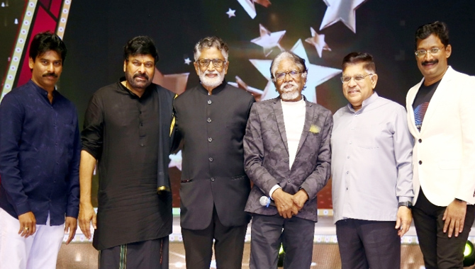 అంగరంగ వైభవంగా జరిగిన 2019 మరియు 2020 సంతోషం- సుమన్ టివి సౌత్ ఇండియా ఫిలిం అవార్డుల  వేడుక